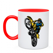 Чашка с мотоциклистом на дыбах