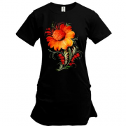 Подовжена футболка з квіткою в стилі петриківського розпису